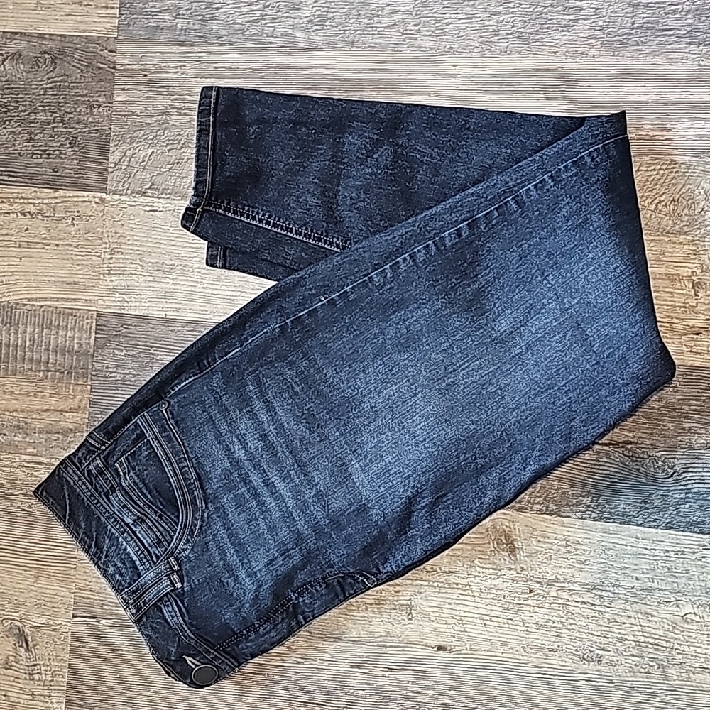 Democracy darker rinse size 16 like new "ab" solution jean, inseam 27 inches